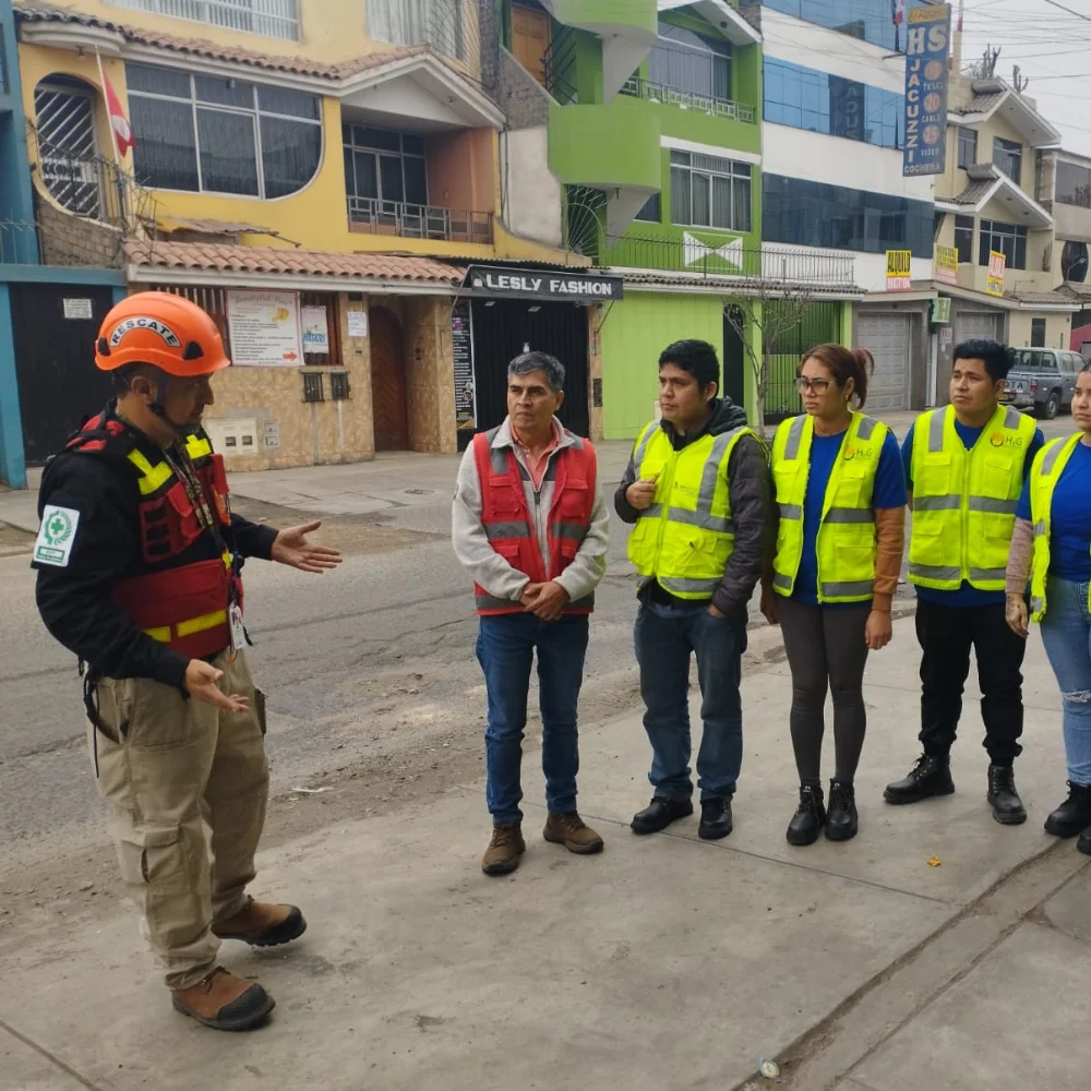Equipo de HYG Consultores trabajando en consultoría de seguridad industrial